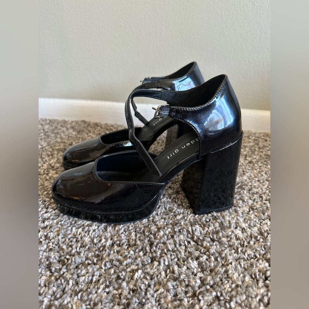 Madden Girl - UNAA Sandal